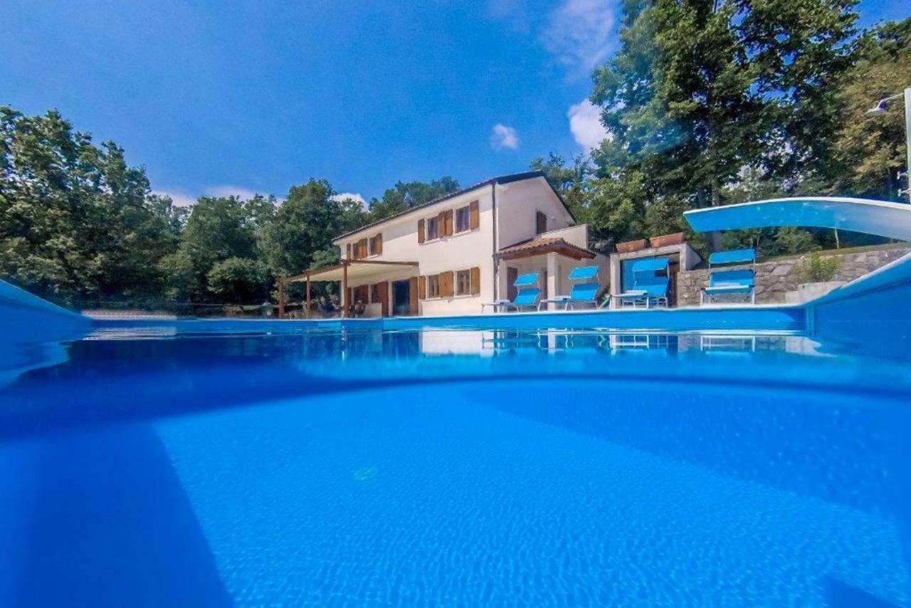 Villa Marron Veprinac Exteriér fotografie
